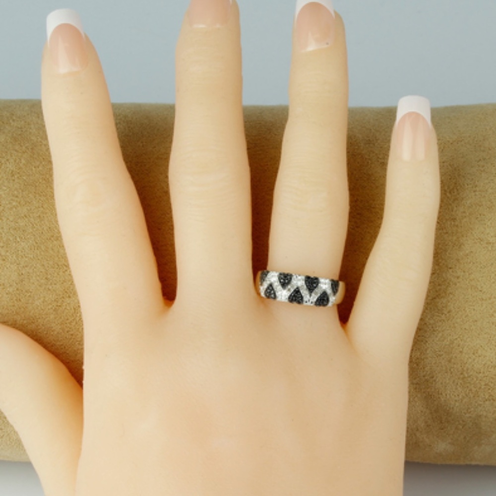 Classy Diamond Ring - Picture 2 of 2